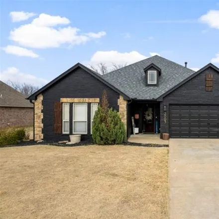 Buy this 3 bed house on 2007 Graham Place in Pryor Creek, OK 74361