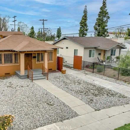 Buy this studio apartment on 4119 3rd Avenue in Los Angeles, CA 90008