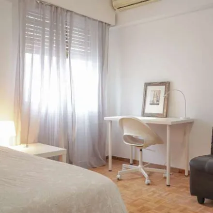 Rent this 1studio apartment on Madrid in Calle del Pintor Juan Gris, 4