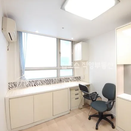 Rent this studio apartment on 서울특별시 강남구 대치동 890-54