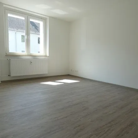 Rent this 2 bed apartment on Flurstraße 63 in 45355 Essen, Germany
