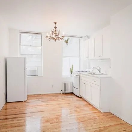 Rent this studio house on 222 West 16th Street in New York, NY 10011