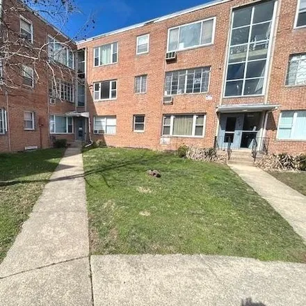 Buy this 3 bed condo on 4004 E Street Southeast in Washington, DC 20019