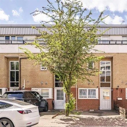 Rent this 3 bed townhouse on Cornwell VC Cadet Centre in Vicarage Lane, London