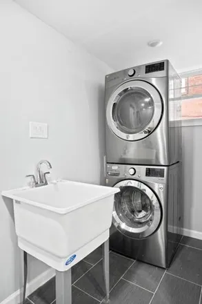 Image 6 - 6158 Liebig Avenue, New York, NY 10471, USA - Apartment for rent