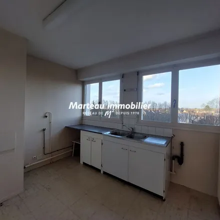 Rent this 2 bed apartment on 2 Rue Ferdinand de Lesseps in 72100 Le Mans, France