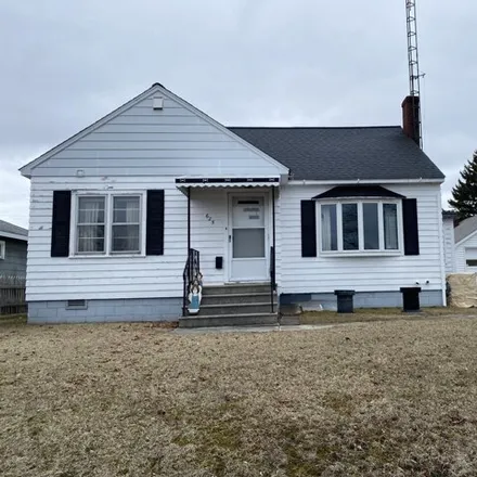 Buy this 4 bed house on 616 South 2nd Street in Rogers City, MI 49779
