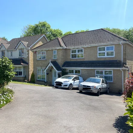 Buy this 4 bed house on Sunnymead in Thicket Mead, Midsomer Norton