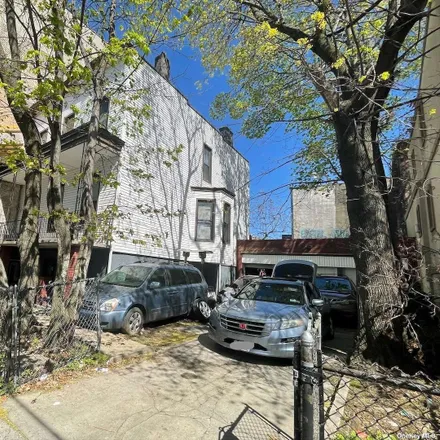 Image 2 - 2060 Bathgate Avenue, New York, NY 10457, USA - Townhouse for sale