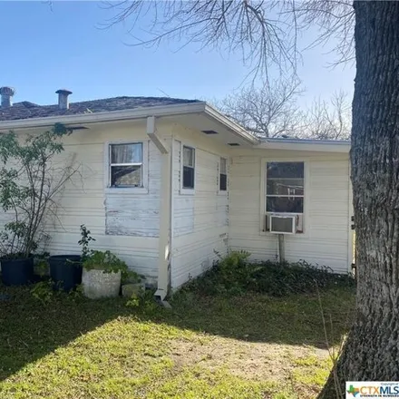 Image 4 - 400 Svoboda Street, Yoakum, TX 77995, USA - House for sale