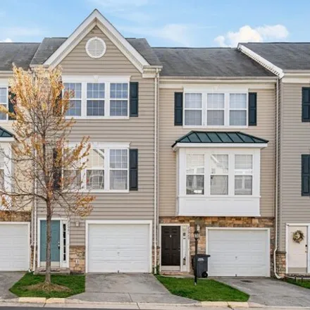 Buy this 3 bed townhouse on 22977 Fontwell Square in Oak Grove, Loudoun County