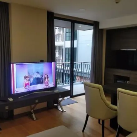 Rent this 2 bed apartment on 37/7 in Soi Langsuan, Lang Suan