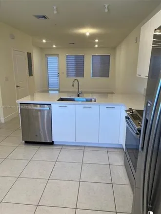 Image 3 - 10270 Northwest 66th Street, Doral, FL 33178, USA - Townhouse for rent