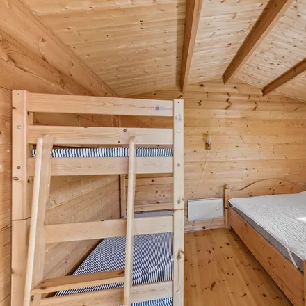 Rent this 2 bed house on Tisvildeleje in Dyrekærgårdsvej, 3220 Tisvildeleje