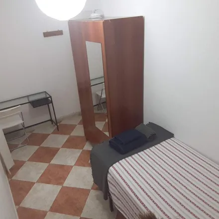 Rent this 5 bed room on Passeig de la Mare de Déu del Coll in 238, 08001 Barcelona