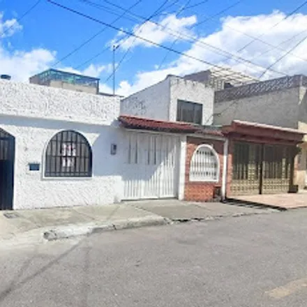 Rent this 4 bed house on Carrera 11 in Rafael Uribe Uribe, 111821 Bogota