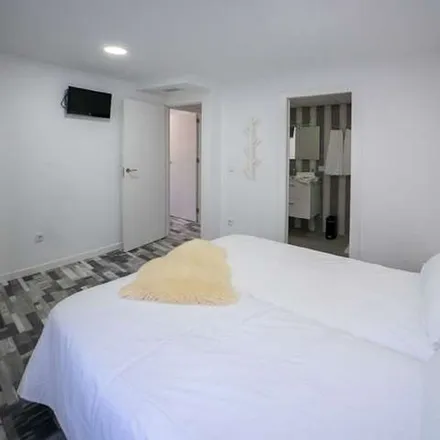 Image 6 - Mercadona, Carrer del Pintor Maella, 46023 Valencia, Spain - Apartment for rent