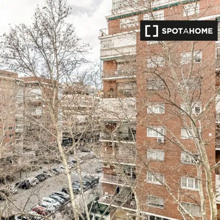 Image 7 - Calle de Juan Ramón Jiménez, 2, 28046 Madrid, Spain - Apartment for rent