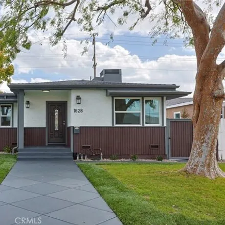 Rent this 3 bed house on Alley w/o Hollywood Way in Burbank, CA 91515