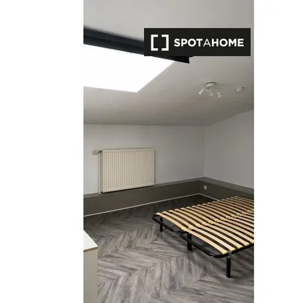 Rent this 6 bed room on Rue Hemricourt 6 in 4000 Angleur, Belgium