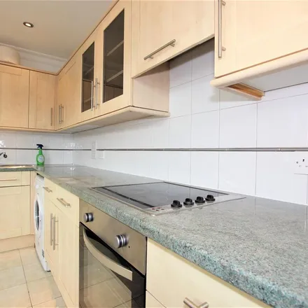 Image 5 - 7 Alexandra Grove, London, N4 2LG, United Kingdom - Apartment for rent