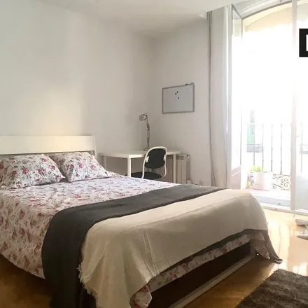 Rent this 6 bed room on Madrid in Calle de Pozas, 12