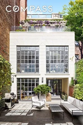 Image 1 - 204 West 21st Street, New York, NY 10011, USA - Townhouse for sale
