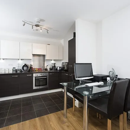 Image 5 - 45 Devons Road, Bromley-by-Bow, London, E3 3FF, United Kingdom - Apartment for rent
