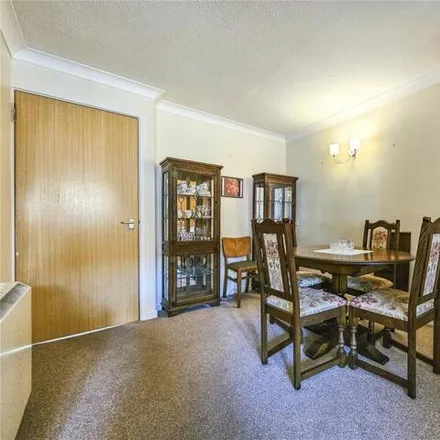 Image 7 - Church Court Grove, Broadstairs, CT10 2YH, United Kingdom - Apartment for sale