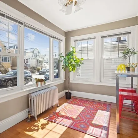 Image 6 - 14-20 144th Place, New York, NY 11357, USA - House for sale