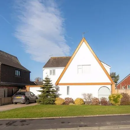Buy this 5 bed house on Rosemount Avenue in Preesall, FY6 0EY