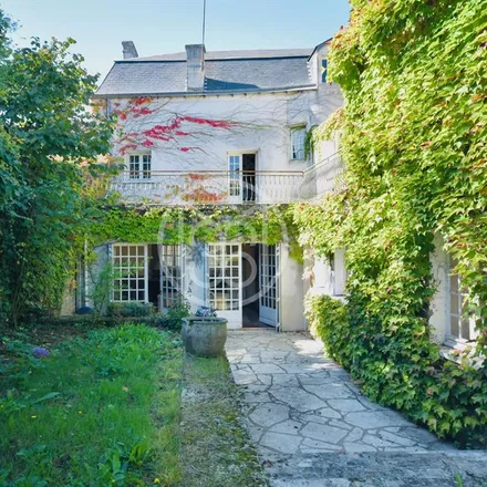 Buy this 16 bed house on Ruffec (Charente) in Gare de Ruffec, 16700 Ruffec