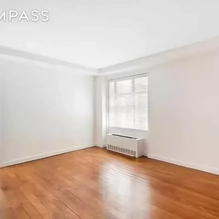 Buy this 1 bed condo on 100 West 58th Street in New York, NY 10019