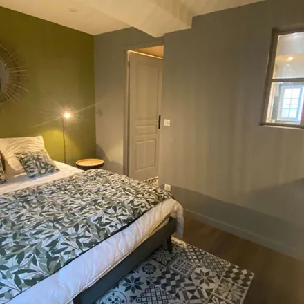 Rent this 2 bed apartment on 2 Place du General de Gaulle in 76000 Rouen, France