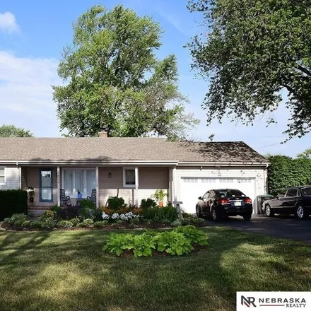 Buy this 4 bed house on 9521 Pine Street in Omaha, NE 68124