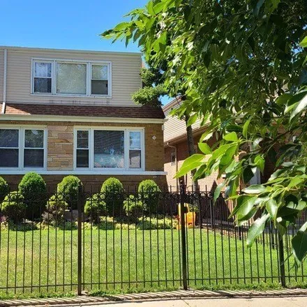 Rent this 3 bed house on 2550 North Neva Avenue in Chicago, IL 60634