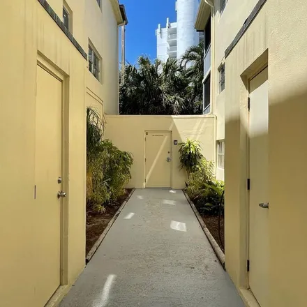 Image 2 - Southbridge Condominiums, 3915 Southern Boulevard, West Palm Beach, FL 33405, USA - Apartment for rent