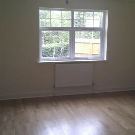 Image 3 - 60 Dunstall Avenue, Burgess Hill, RH15 8PH, United Kingdom - Room for rent