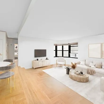Image 1 - 225 East 74th Street, New York, NY 10021, USA - Apartment for sale