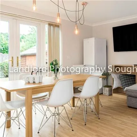 Image 1 - 2 Broomfield, Guildford, GU2 8LH, United Kingdom - House for rent