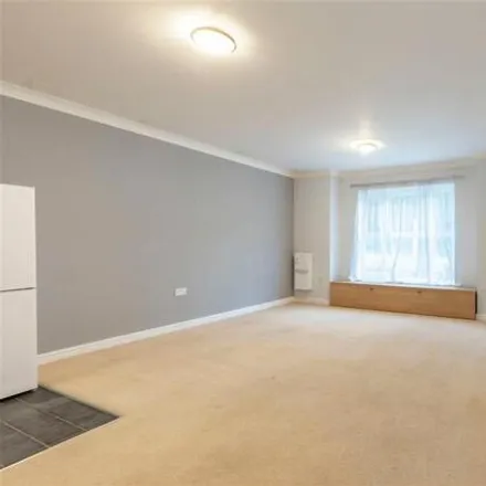 Image 5 - Annecy Court, Dowty Road, Cheltenham, GL51 7NZ, United Kingdom - Apartment for sale