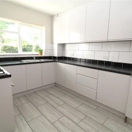 Rent this 3 bed townhouse on Bracewood Gardens in London, CR0 5JL