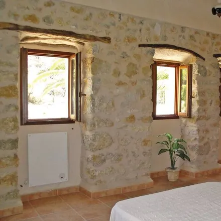 Rent this 4 bed house on carrer Mare Selva in Palma, Spain