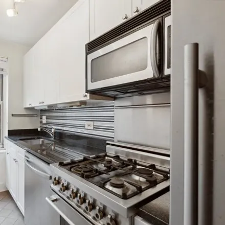 Image 3 - 424 East 52nd Street, New York, NY 10022, USA - Apartment for sale