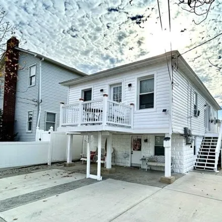 Image 2 - 110 West 16th Avenue, North Wildwood, Cape May County, NJ 08260, USA - House for sale