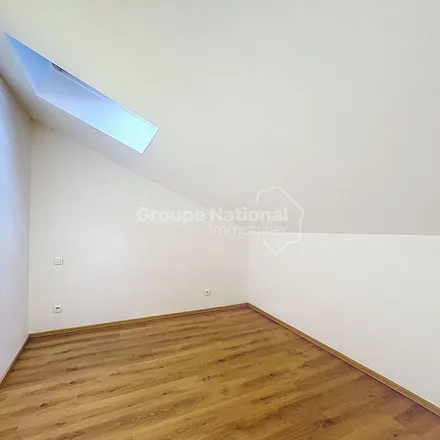 Rent this 3 bed apartment on 5 Avenue Charles de Gaulle in 84100 Orange, France