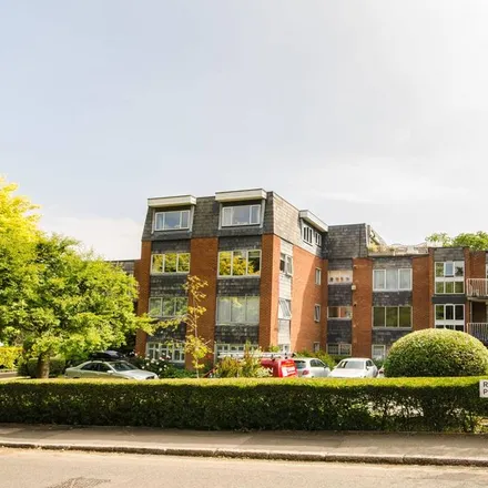 Rent this 2 bed apartment on Grey Friars in Roxborough Park, London