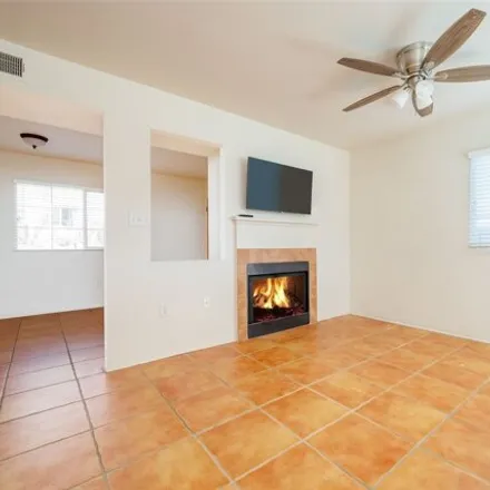 Image 3 - 100, Miguel Chavez Road, Santa Fe, NM 87504, USA - Townhouse for sale