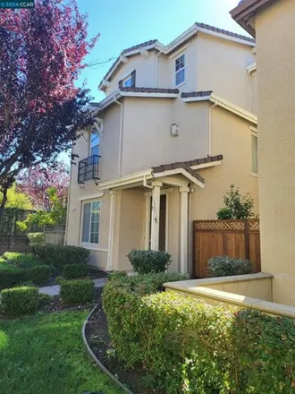 Rent this 3 bed house on 5466 Bunker Court in Richmond, CA 94806