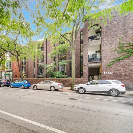 Buy this 2 bed house on Kennelly Square in 1750 North Wells Street, Chicago